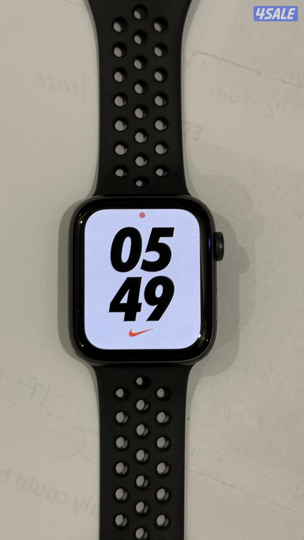 Apple watch se 44” nike edition (wifi+cellular)1