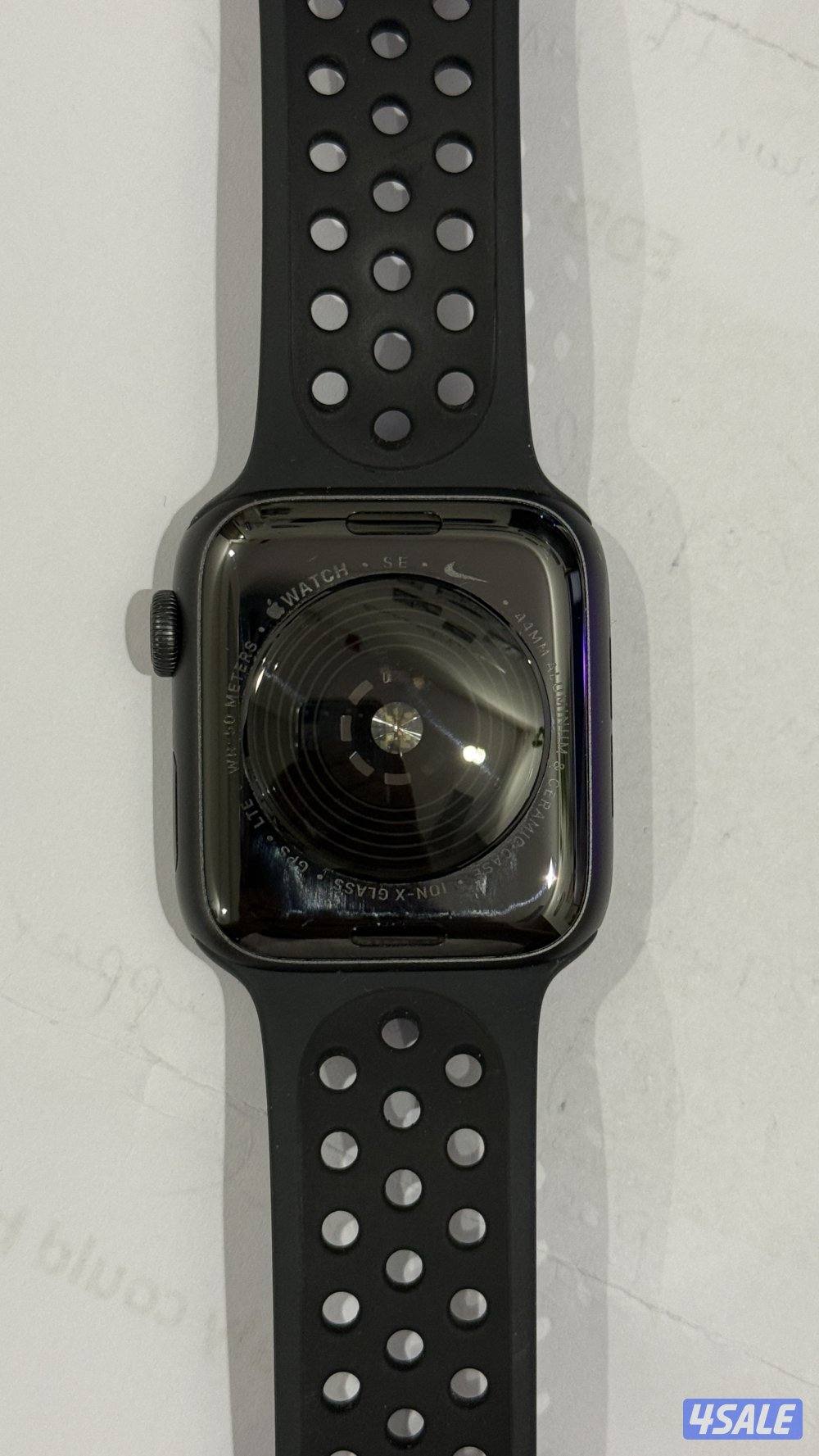 Apple watch se 44” nike edition (wifi+cellular)4