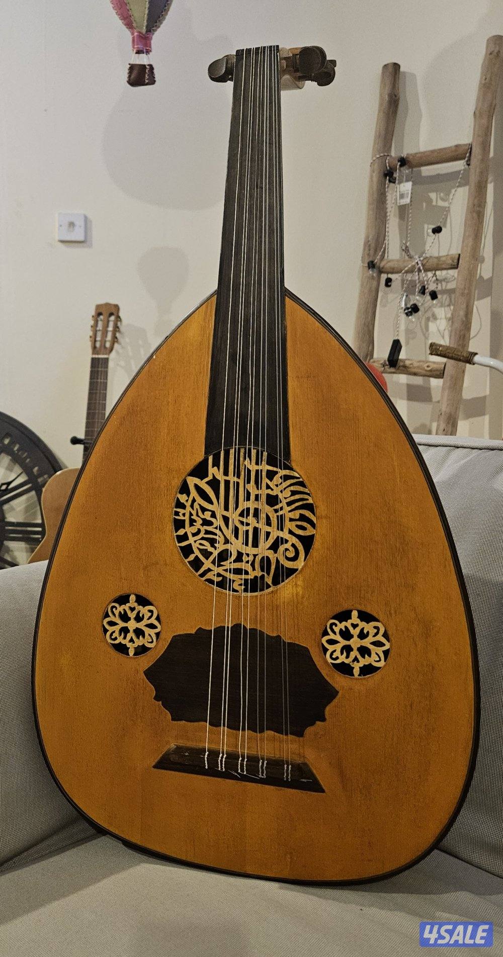 للبيع عود للحاج المرحوم محمد فاضل بغداد 19860