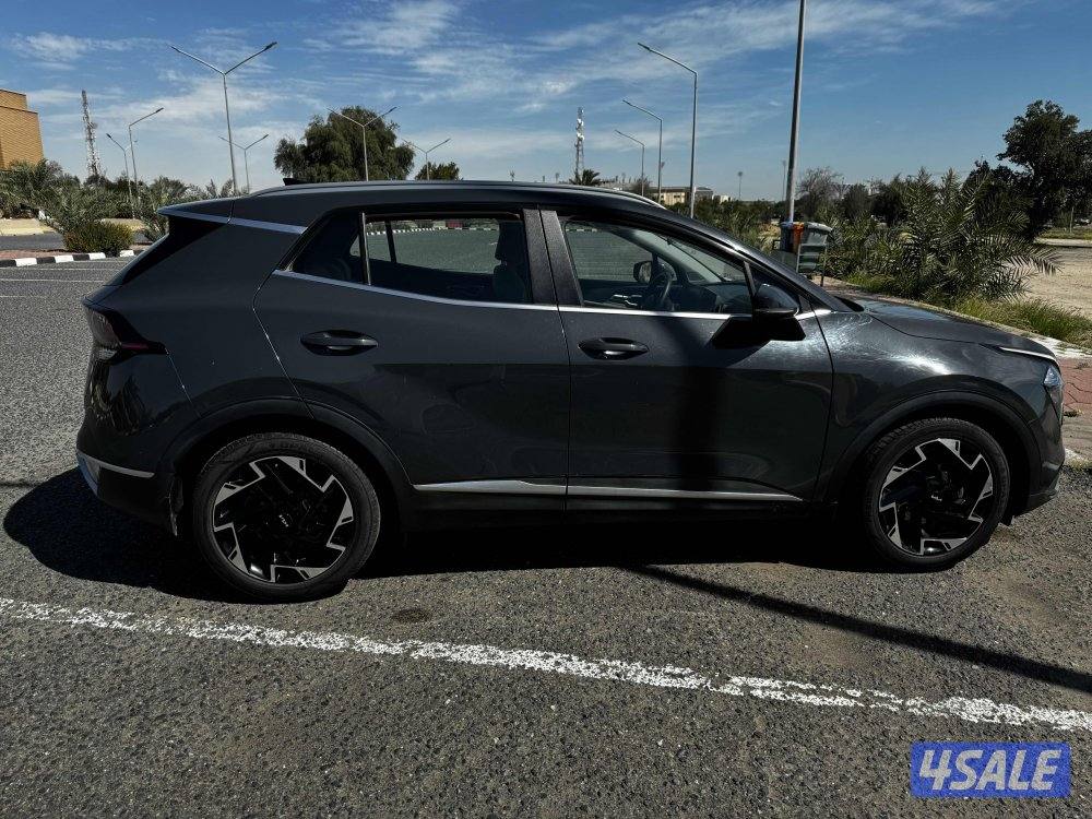 كيا سبورتاج موديل ٢٠٢٣ حجم المكينة 2000 داخلية بيج كامره صبغ قطعه وحده1