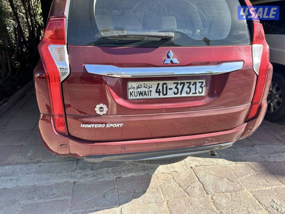 جيب ميتسوبيشي مونتيرو1