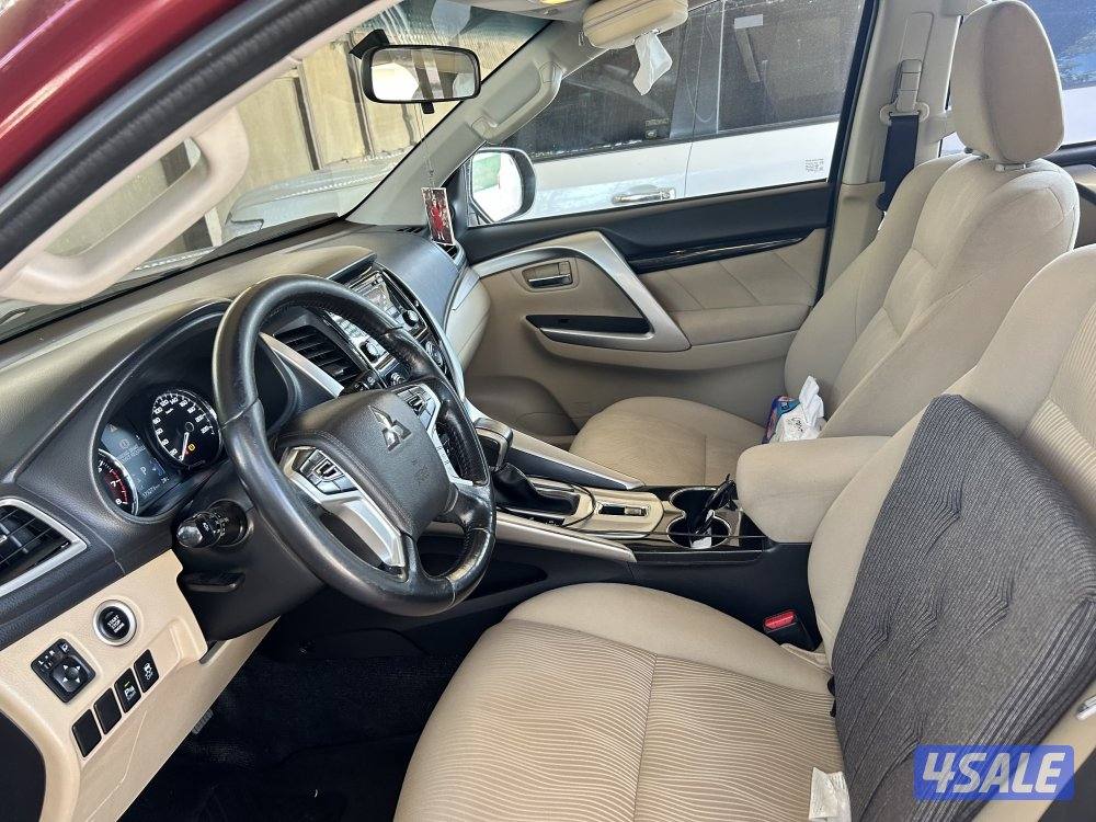 جيب ميتسوبيشي مونتيرو5