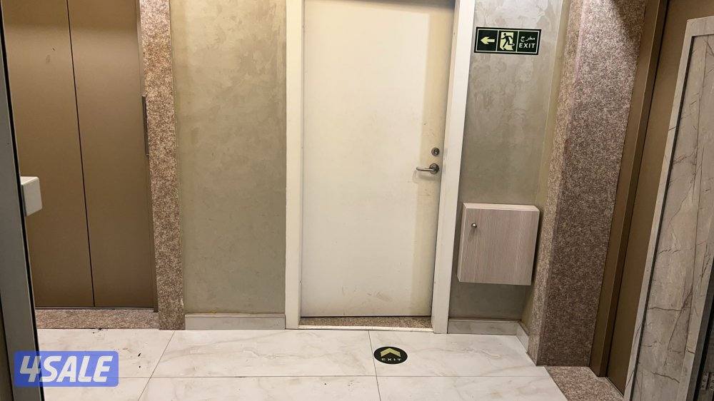 يوجد لدينا شقة تجارية للإيجار الطابق الاول ويوجد لدينًا شقة سكني3