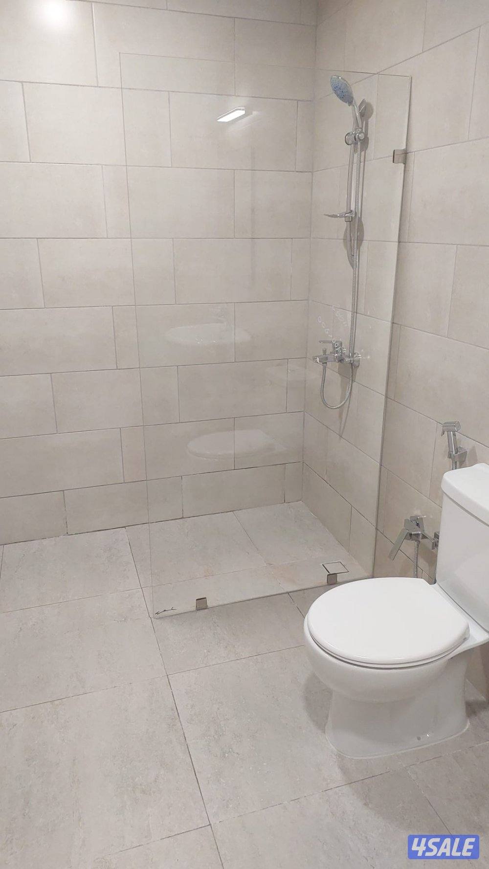 زجاج ومرايه وشاور بكس وطاولات طعام5