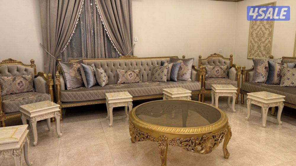 للبيع قنفات مع طاولات طقم كامل نظيف جداً4