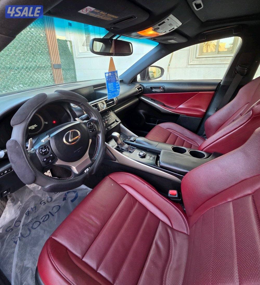 للبيع لكزس is250 F sport1
