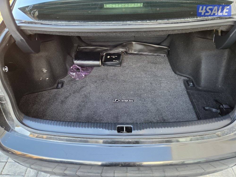 للبيع لكزس is250 F sport3