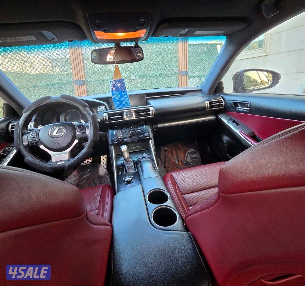 للبيع لكزس is250 F sport7