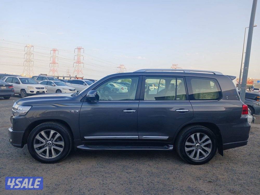 للبيع لاندكروزر VXS موديل ٢٠١٩3