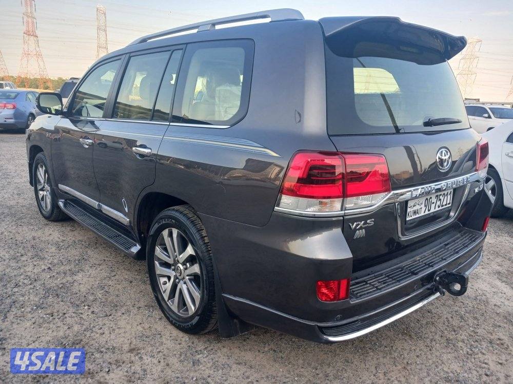 للبيع لاندكروزر VXS موديل ٢٠١٩4