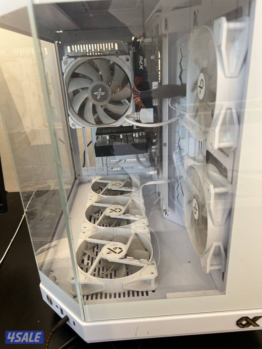 بيسي مع سماعه مع شاشه مع كرسي مع سكان ودواسه واذا تبي الطاوله تم1