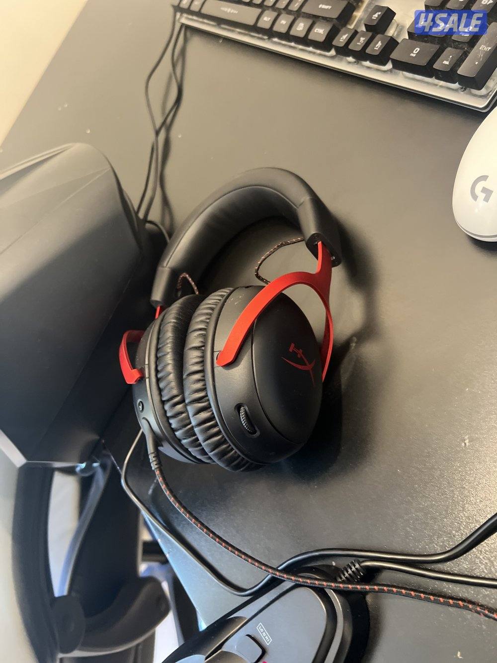 بيسي مع سماعه مع شاشه مع كرسي مع سكان ودواسه واذا تبي الطاوله تم3