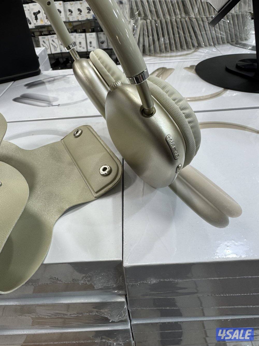 سماعات كوبي ايربودز ماكس + توصيل مجاني وكفاله سنه5