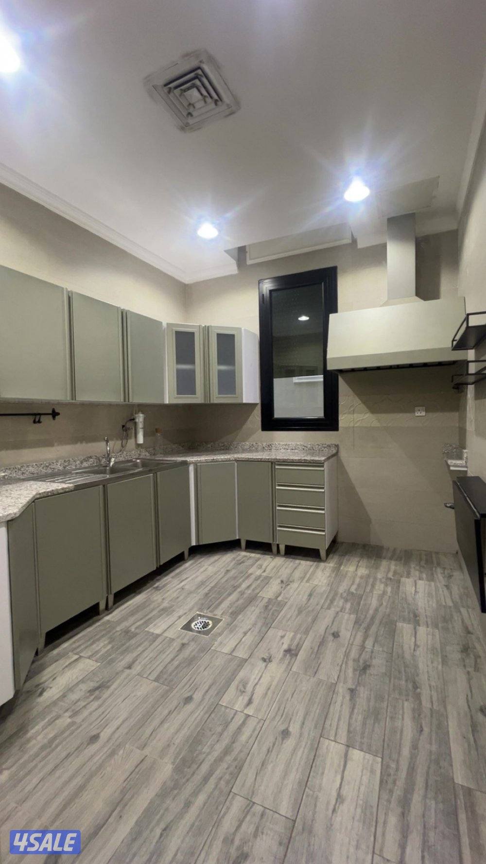 للإيجار شقق غرب و جنوب عبدالله مبارك0