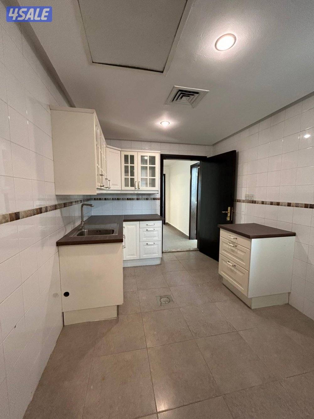 شقة في بنيد القار بإطلالة بحرية مميزة4