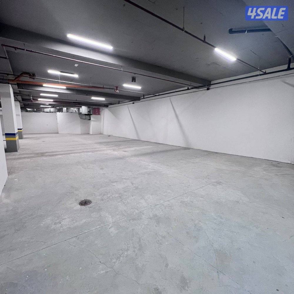 دور كامل تجاري للإيجار في شرق قطعة 73