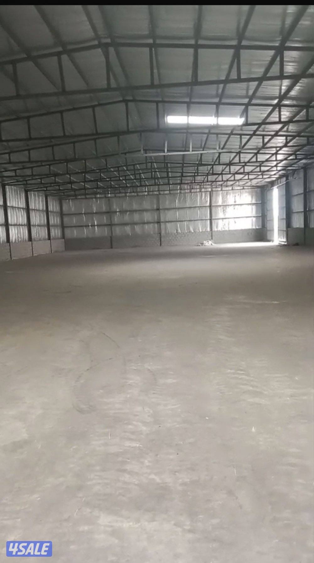 مخزن جديد الايجار 1000م بالصليبية مدخل ومخرج سهل يمنع اتصال المكاتب2