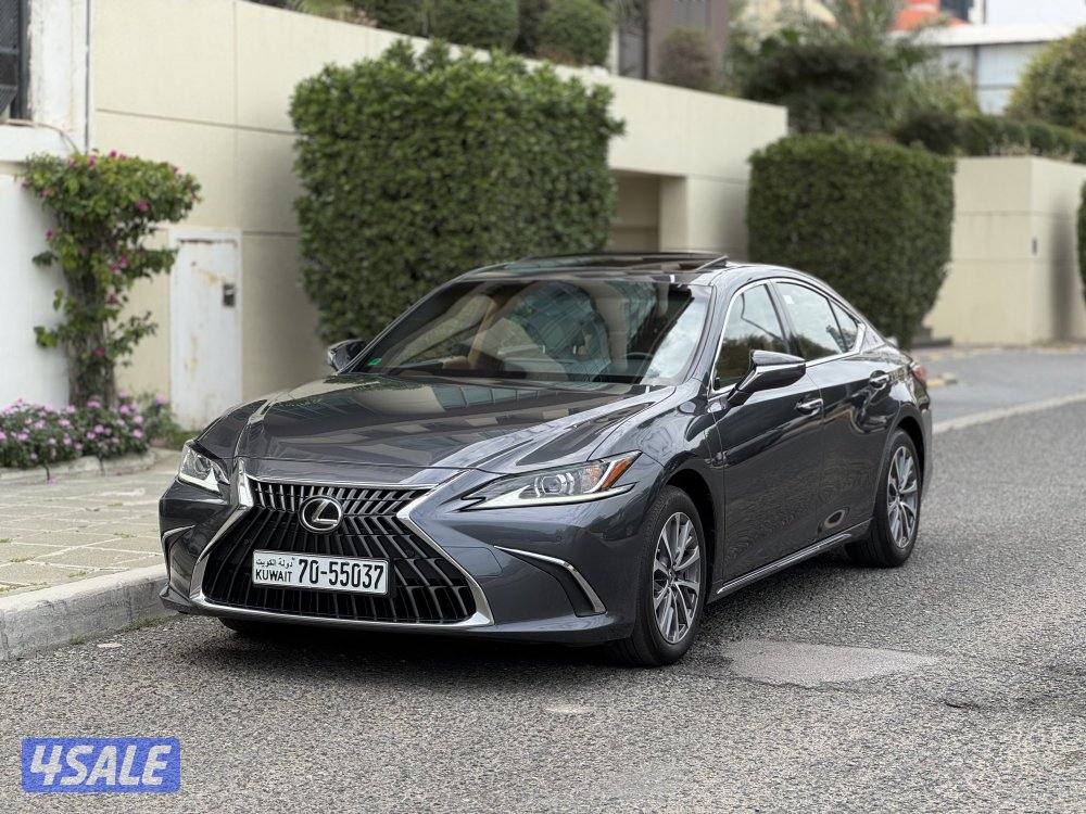 لكزس ES250 موديل 2023 عداد 44 تحت الكفالة وكالة الساير0