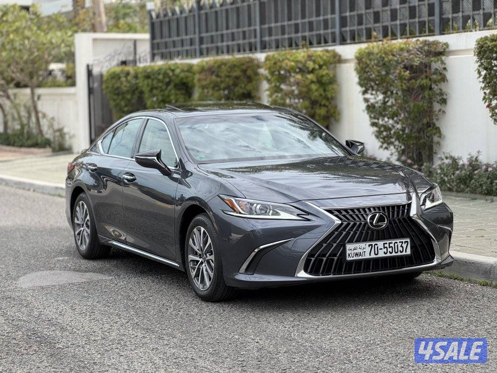 لكزس ES250 موديل 2023 عداد 44 تحت الكفالة وكالة الساير2