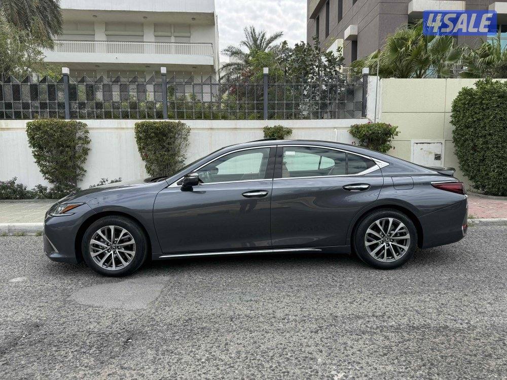 لكزس ES250 موديل 2023 عداد 44 تحت الكفالة وكالة الساير5