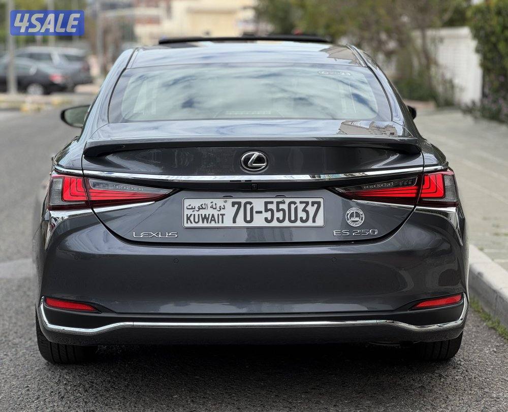 لكزس ES250 موديل 2023 عداد 44 تحت الكفالة وكالة الساير6