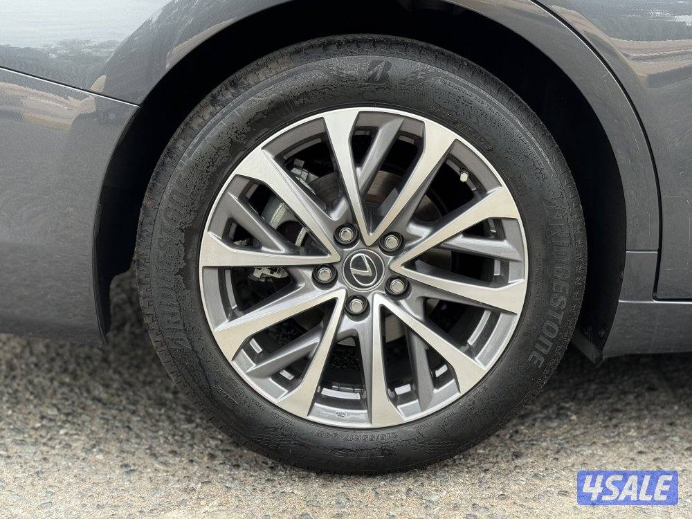 لكزس ES250 موديل 2023 عداد 44 تحت الكفالة وكالة الساير13