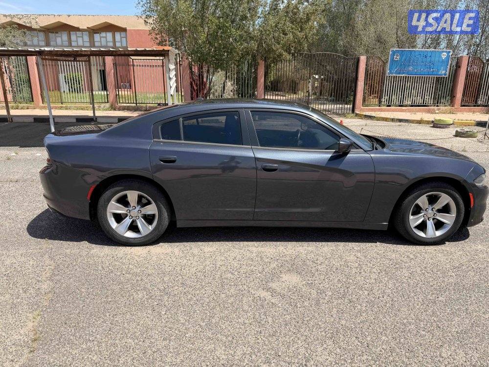 للبيع دودج تشارجر 2017 sxt3