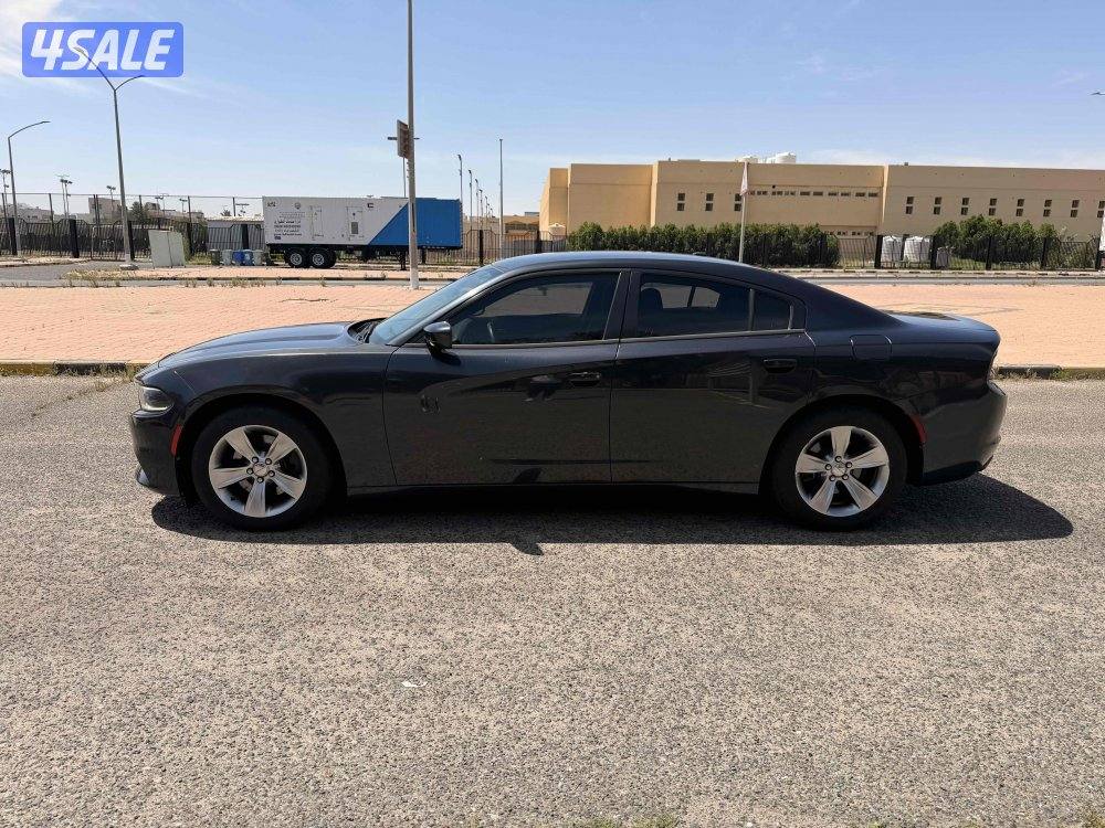 للبيع دودج تشارجر 2017 sxt4
