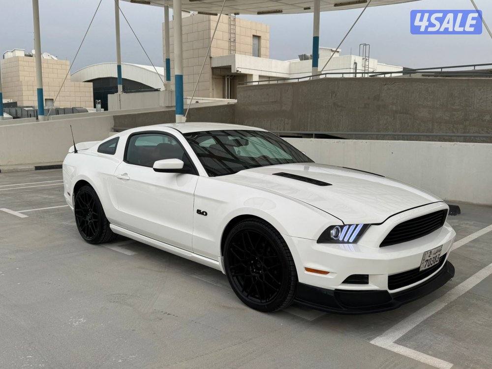 للبيع موستنق 2010 قير عادي 8 سلندر الفل ماعدا البانوراما3