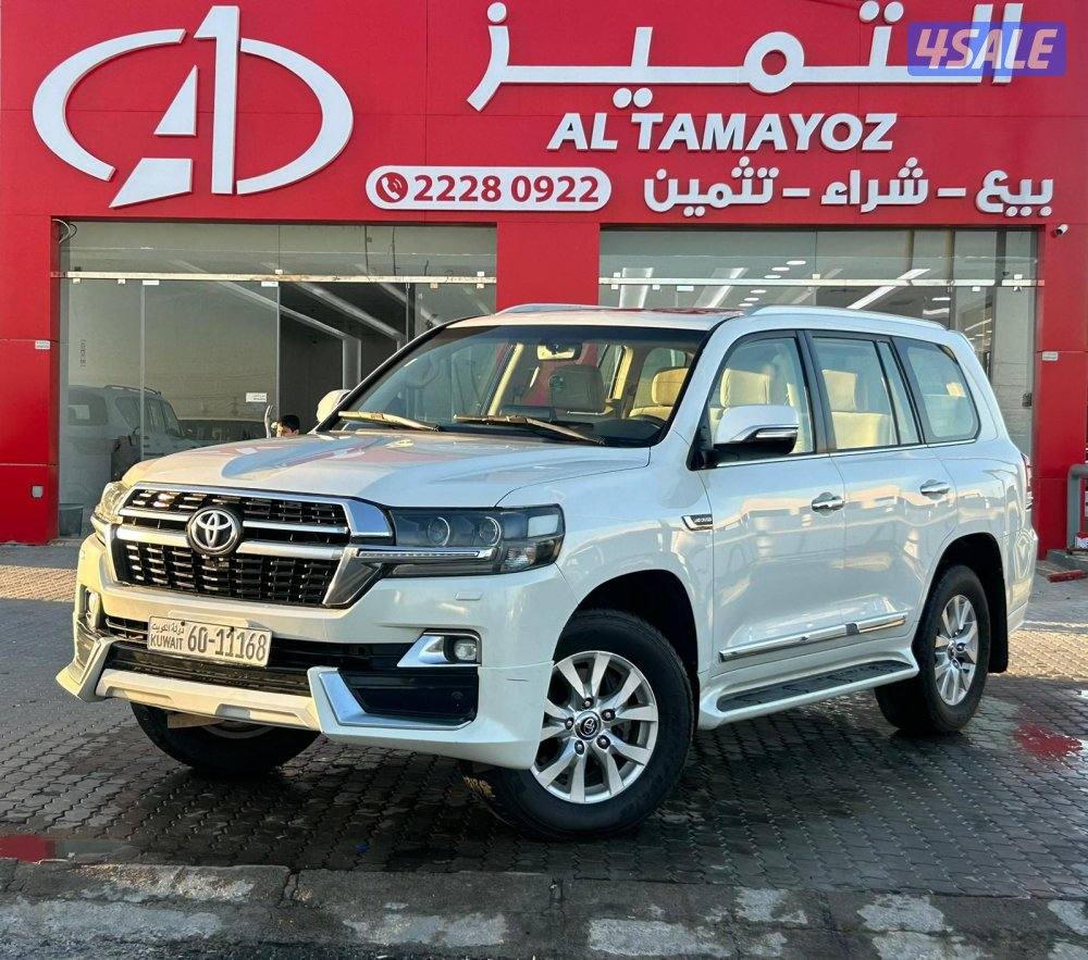 تويوتا لاندكروزر 5.7 VX.R -V8  موديل 2018 ماشى 357.000 k.m  واردالخليج0