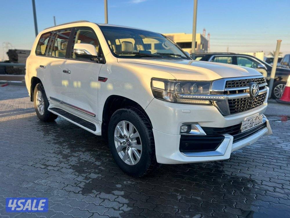 تويوتا لاندكروزر 5.7 VX.R -V8  موديل 2018 ماشى 357.000 k.m  واردالخليج1