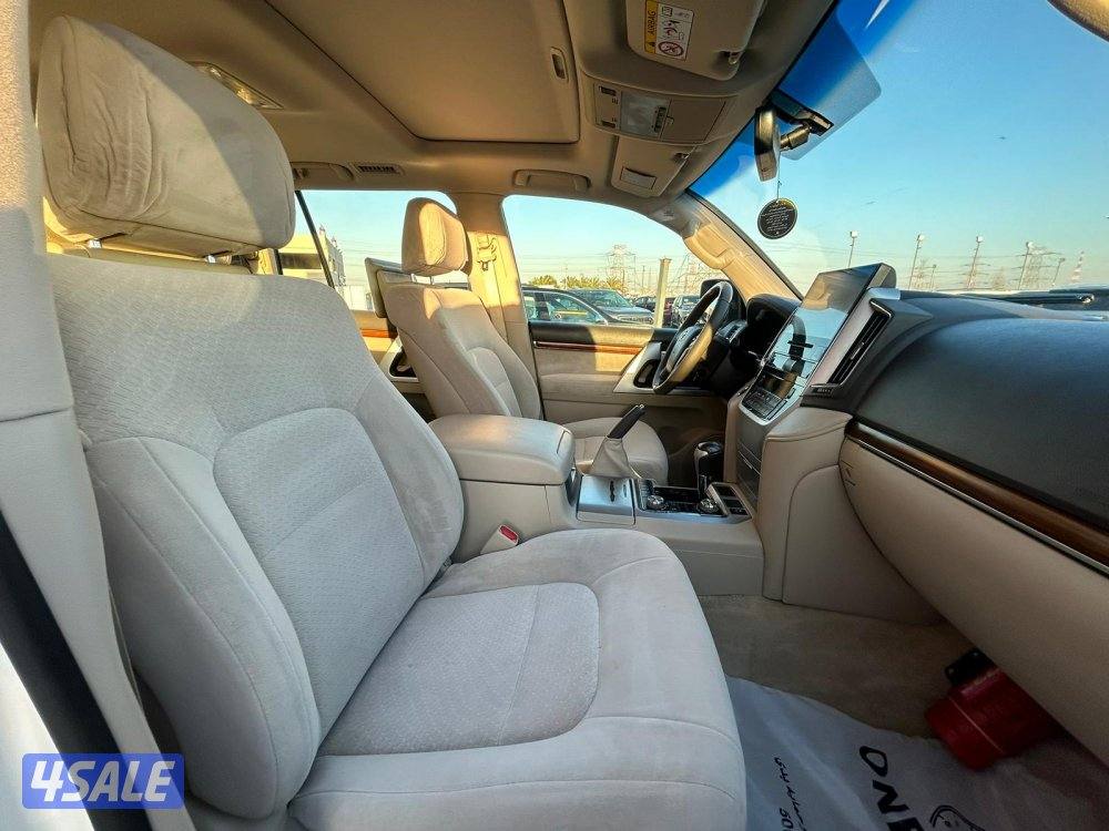 تويوتا لاندكروزر 5.7 VX.R -V8  موديل 2018 ماشى 357.000 k.m  واردالخليج5