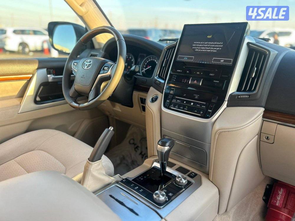 تويوتا لاندكروزر 5.7 VX.R -V8  موديل 2018 ماشى 357.000 k.m  واردالخليج7