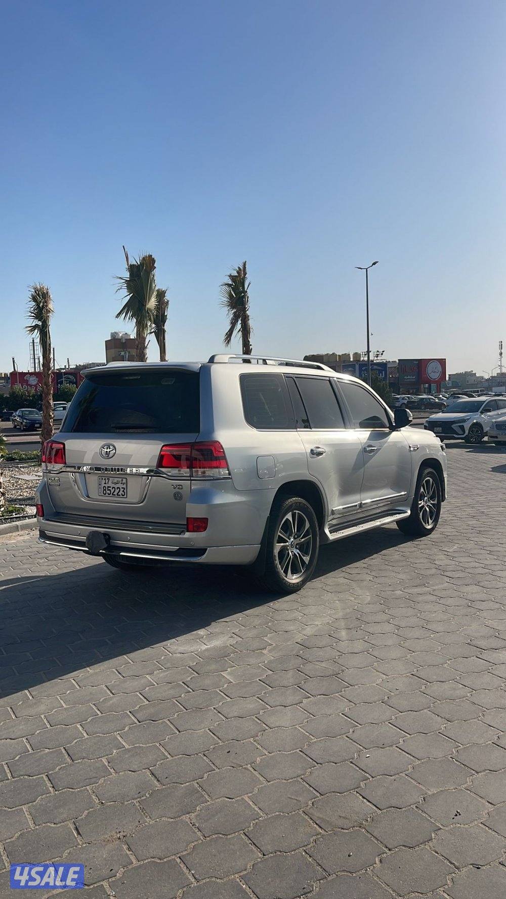 لاندكروز موديل 2020 عداد 93 صبغ الوكاله عليه حمايه فل بدي.3