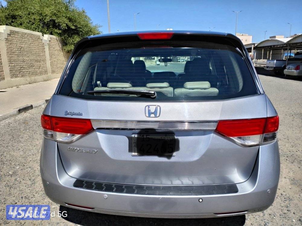 2016 well maintained, sunroof, camera back &side, Electric Doors3