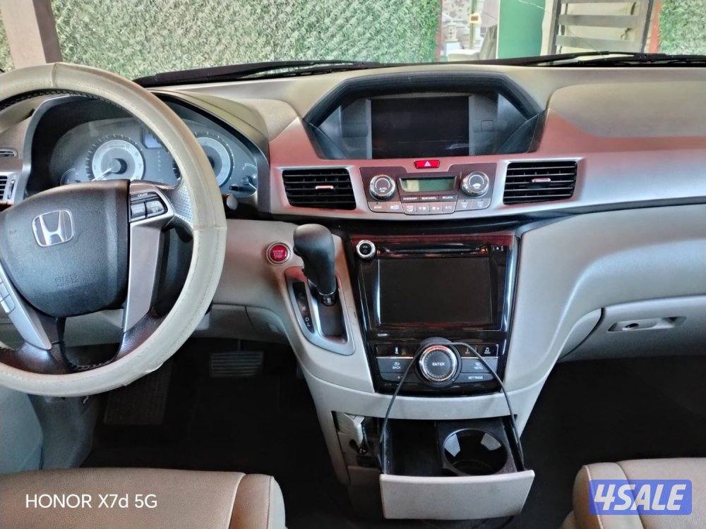 2016 well maintained, sunroof, camera back &side, Electric Doors5