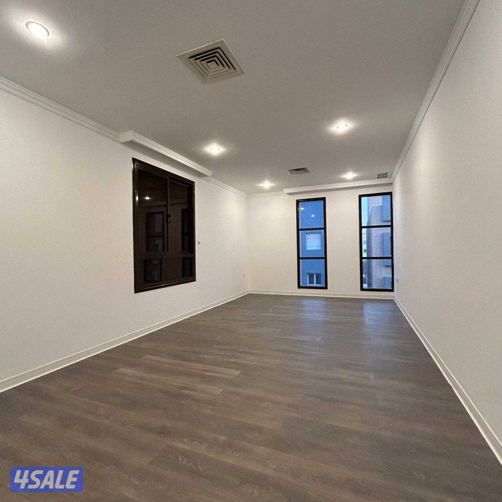 دور كامل للايجار في الصديق قطعة 72