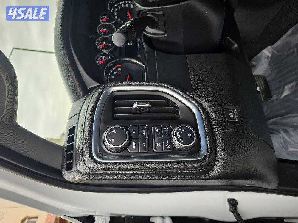 وانيت سلفرادو RST كامل المواصفات دبل جير شرط الفحص7