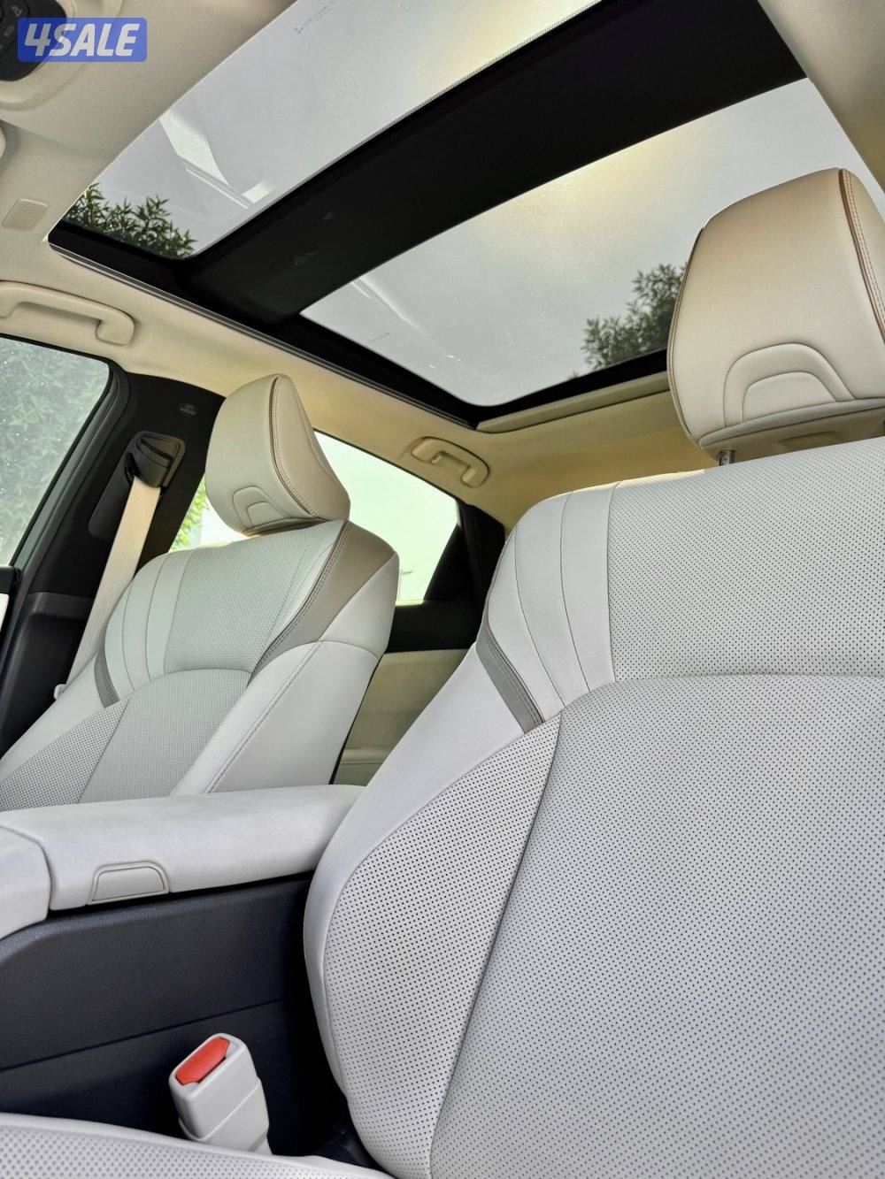 تـويـوتا كـراون اعلـى صنـف الدرجـة الاولـى8