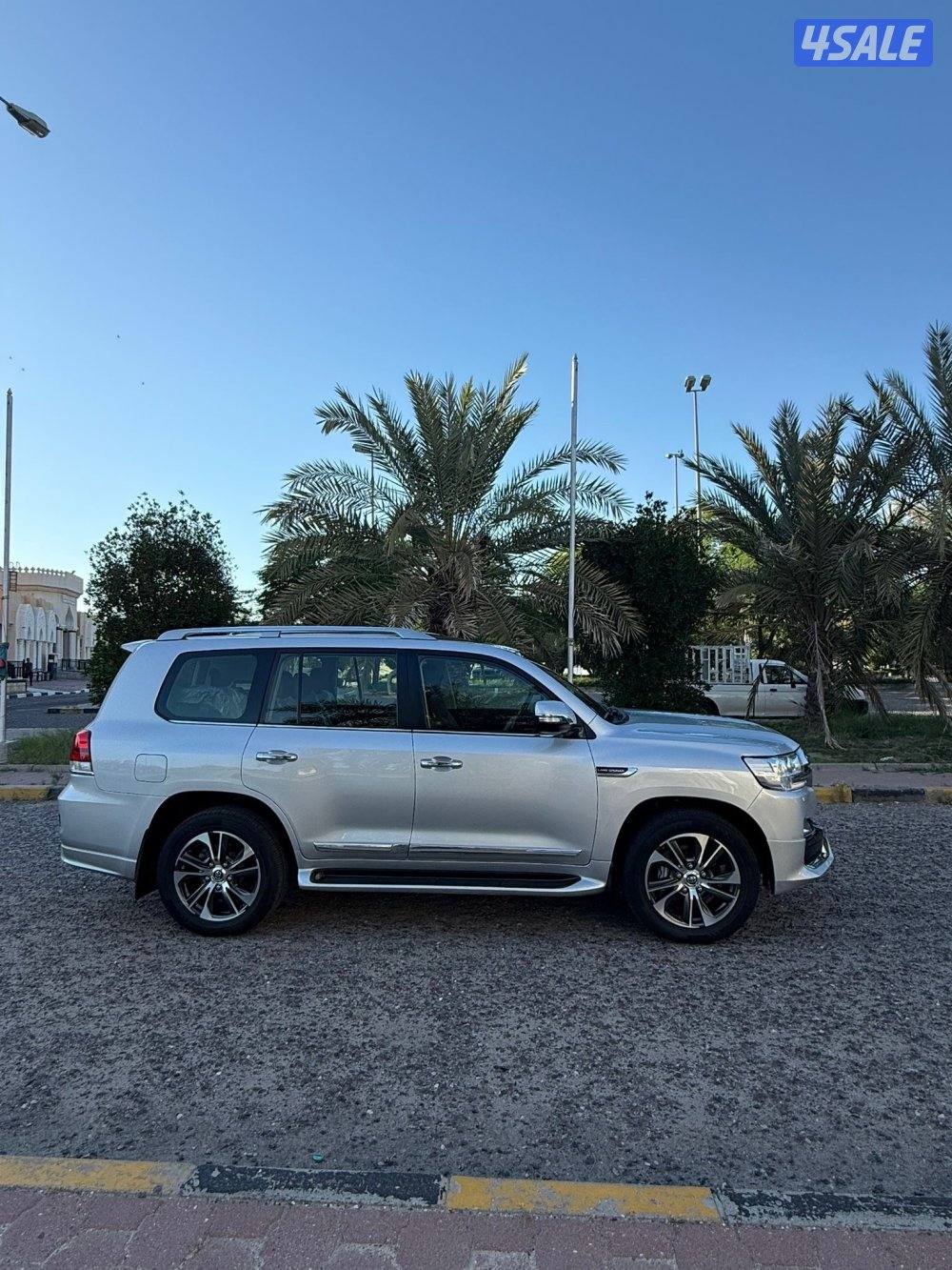 لاند كروز VXRSالساير 2020 بحاله نادره عداد 113 الف3