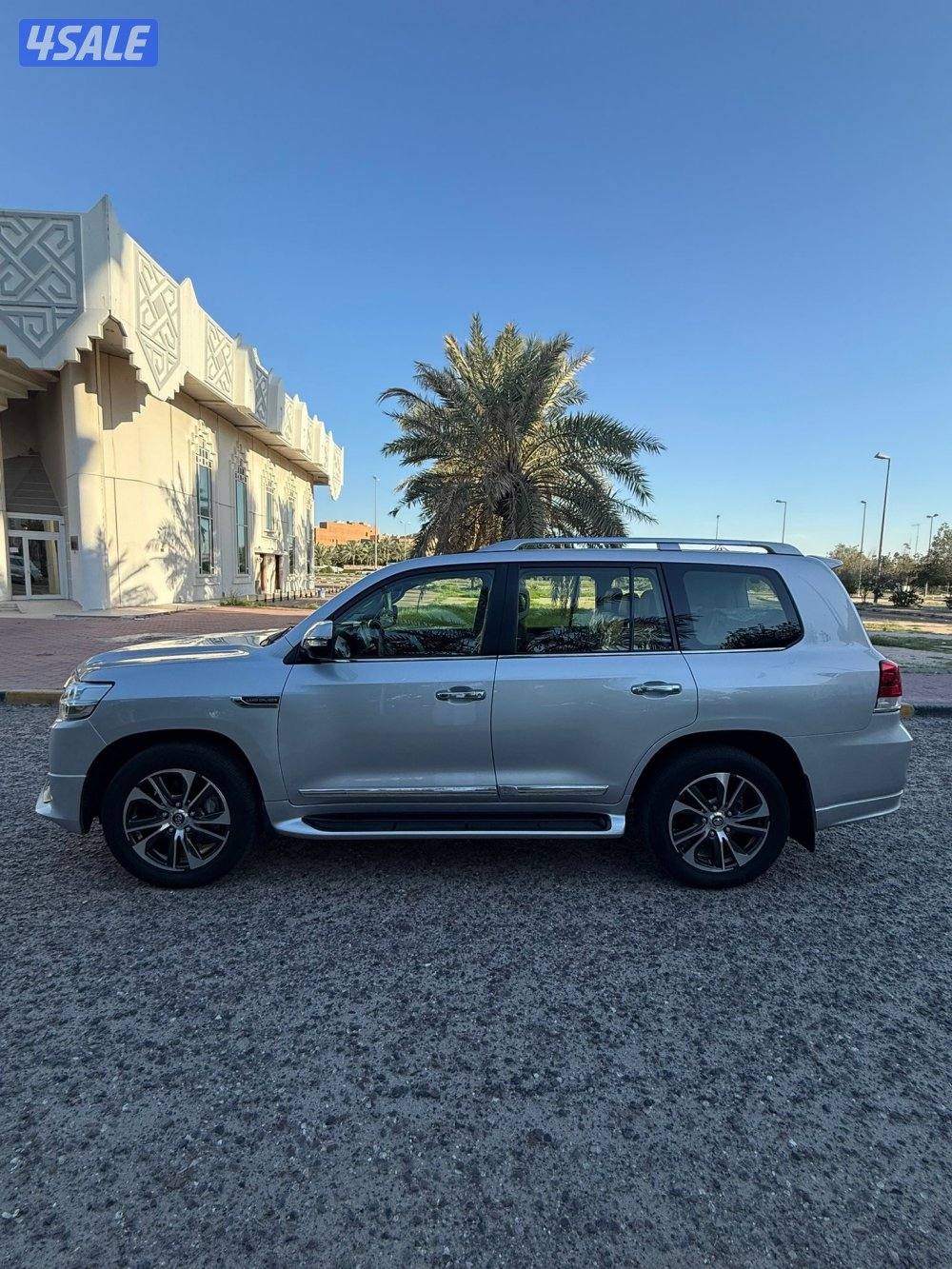 لاند كروز VXRSالساير 2020 بحاله نادره عداد 113 الف4