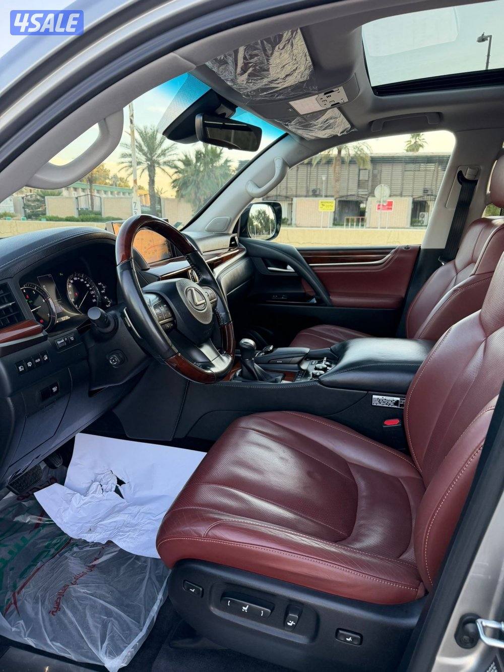 لكزس LX570 الساير 2018 درجه اولى بحاله نادره عداد 70 الف4