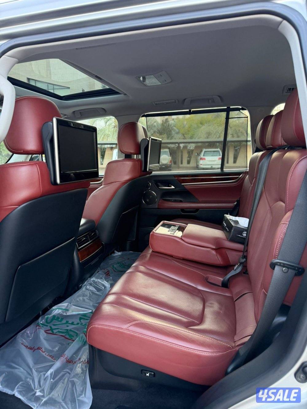 لكزس LX570 الساير 2018 درجه اولى بحاله نادره عداد 70 الف7