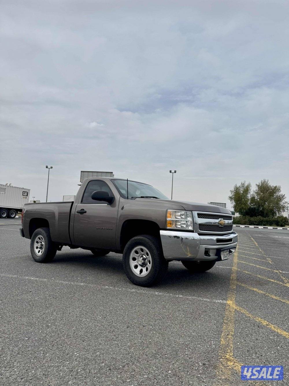 للبيع وانيت سلفرادو  20121