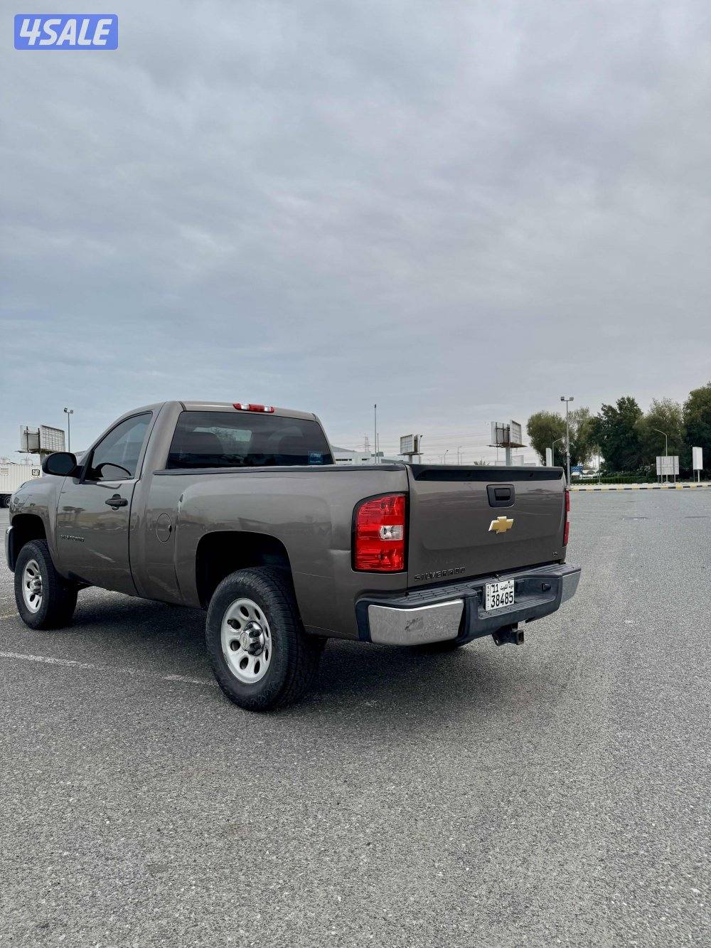 للبيع وانيت سلفرادو  20123