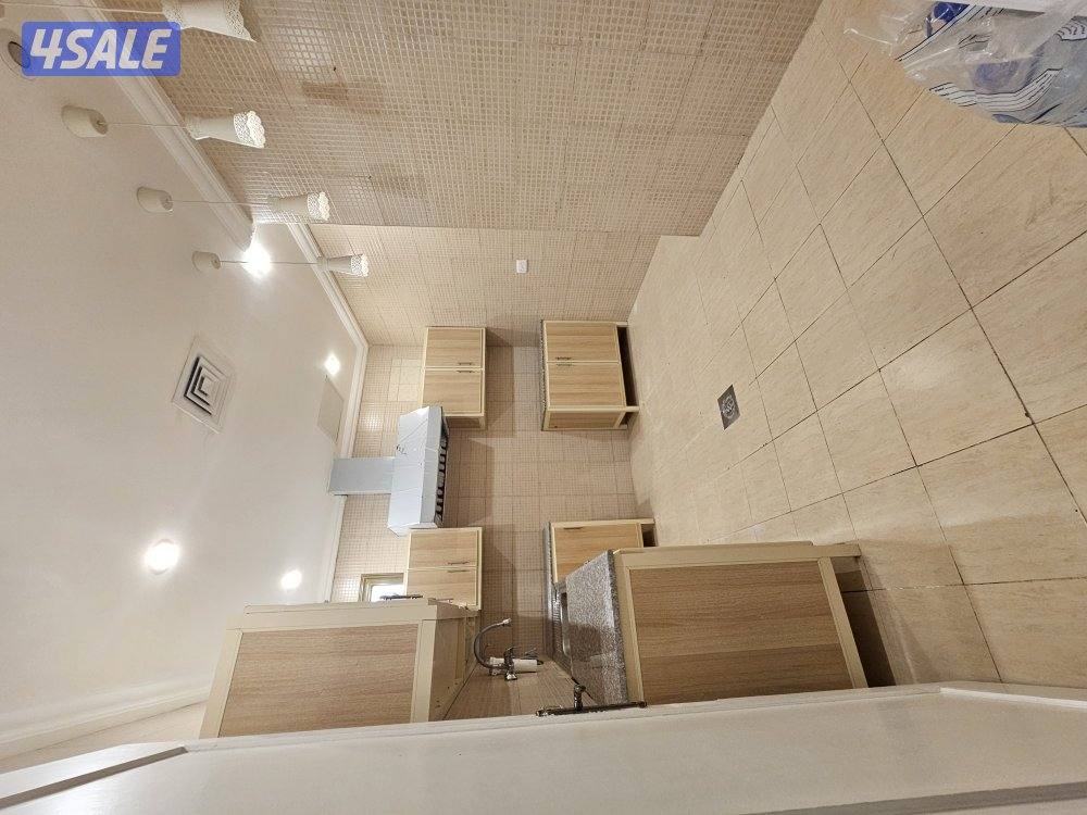 للايجار شقتين فنيطيس لامانع العقد باسم سيده شهر٤فري1