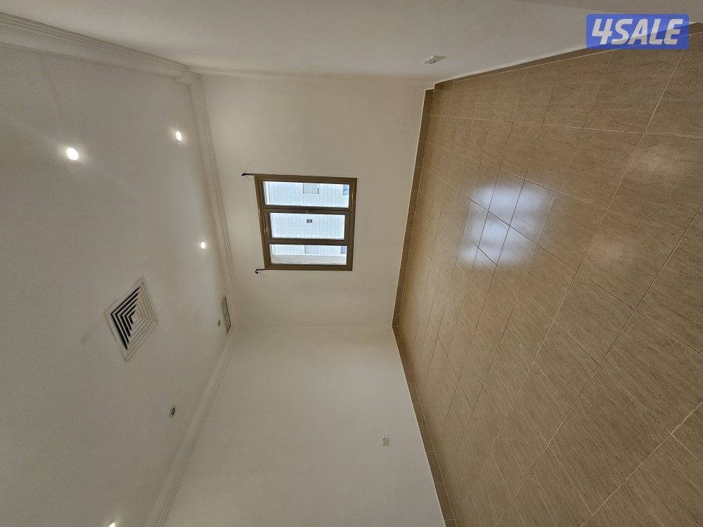 للايجار شقتين فنيطيس لامانع العقد باسم سيده شهر٤فري3