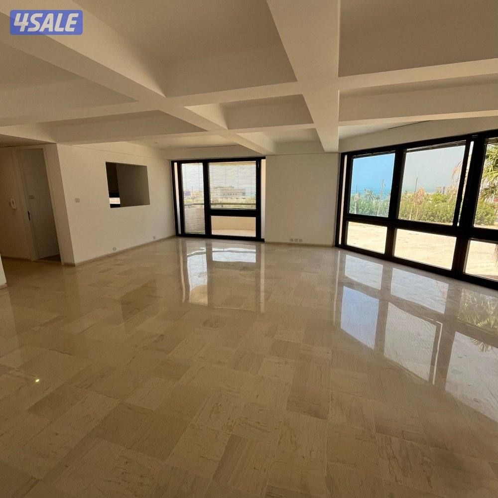 شقة نصف مفروشة إطلالة بحرية مباشرة للإيجار في بنيد القار0