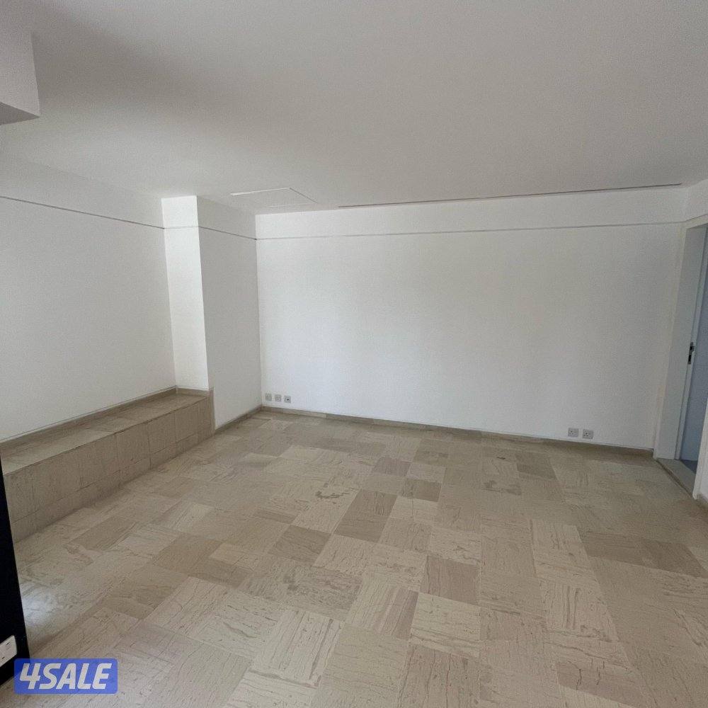 شقة نصف مفروشة إطلالة بحرية مباشرة للإيجار في بنيد القار1