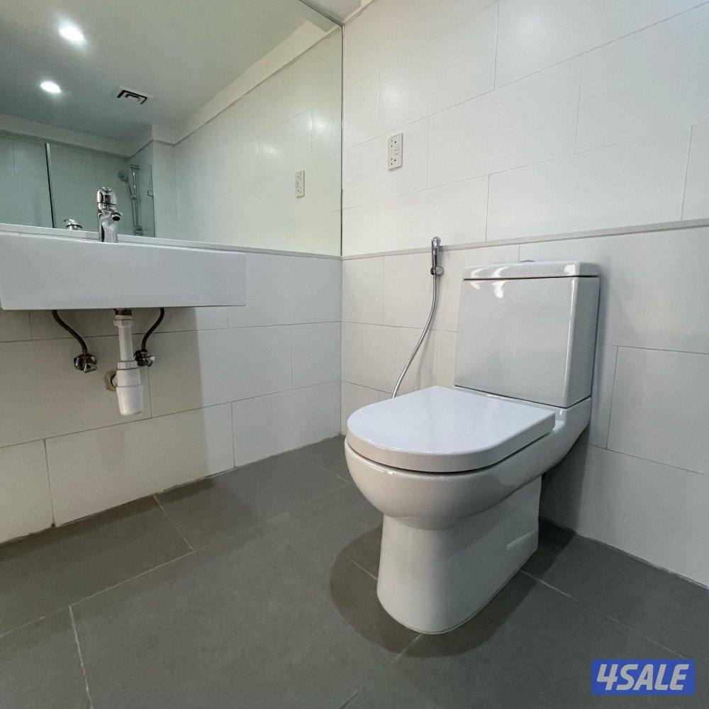 شقة نصف مفروشة إطلالة بحرية مباشرة للإيجار في بنيد القار4